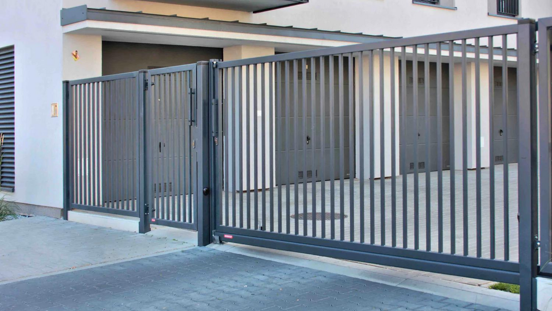 Schiebetor Modell Kiel – Freitragendes Torsystem